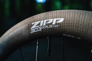 Napl.kolo ZIPP 303 XPLR SW Carbon Tubeless Disc Brake Center Locking 700c, přední, 24drátů